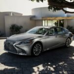 Aqui está um carro Twin-Turbo acessível que custa menos que um novo Toyota Camry