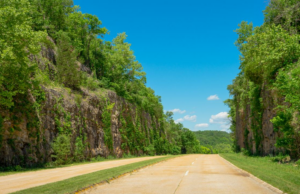 Aqui estão 5 razões pelas quais você precisa embarcar em uma viagem pelo Missouri Aqui estão 5 razões pelas quais você precisa embarcar em uma viagem pelo Missouri