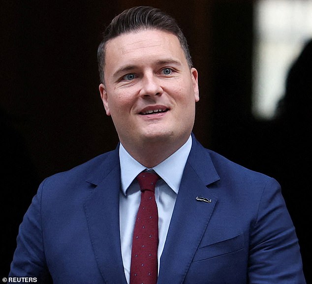 Aqui estão as caricaturas gloriosamente irreverentes de Quentin Letts do Aqui estão as caricaturas gloriosamente irreverentes de Quentin Letts do ano passado em Westminster. Então você consegue adivinhar suas vítimas?