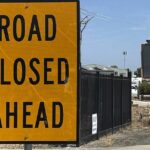 Rebekah Becsi é dona da Pakenham Bulk Foods, uma mercearia com desconto.