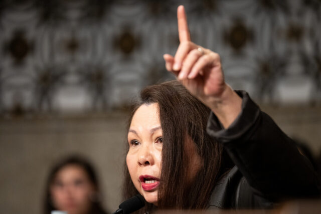 'Arrogância e bravata': senador democrata critica invasão de Trump na 'Arrogância e bravata': senador democrata critica invasão de Trump na Venezuela