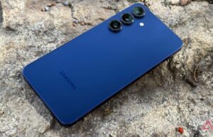 As especificações vazadas da bateria S26 + estão nos dando um déjà vu Samsung Galaxy S25 Ultra pressionado contra um Galaxy S24 Ultra