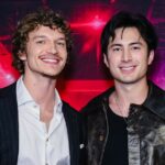 As estrelas de 'Heated Rivalry' Connor Storrie e Hudson Williams serão os portadores da tocha olímpica