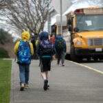 As matrículas diminuem nos principais distritos escolares da cidade à medida que os pais buscam melhores opções