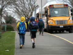 As matrículas diminuem nos principais distritos escolares da cidade à medida que os pais buscam melhores opções As matrículas diminuem nos principais distritos escolares da cidade à medida que os pais buscam melhores opções