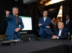 As semelhanças de revirar o estômago entre a Venezuela e o Iraque (ARQUIVOS) O presidente dos EUA, George W. Bush, dirige-se à nação a bordo do porta-aviões nuclear USS Abraham Lincoln, em 1º de maio de 2003, enquanto ele navega para a Estação Aérea Naval North Island, San Diego, Califórnia. A Casa Branca disse em 1º de maio de 2008 que havia