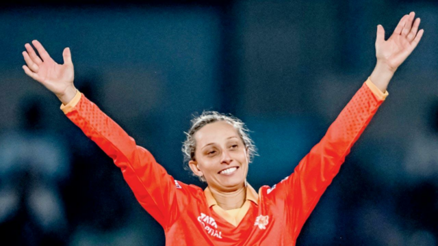 Ashleigh Gardner elogia os arremessadores indianos após a estreita vitória Ashleigh Gardner elogia os arremessadores indianos após a estreita vitória do Gujarat Giants na WPL
