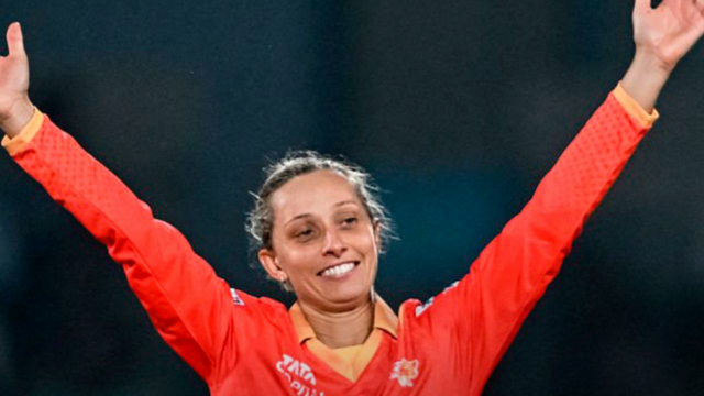 Ashleigh Gardner vence o sorteio e decide lançar primeiro contra o RCB
