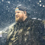 Assistir – Country Megastar Jelly Roll compartilha mensagem gospel ao vivo na Netflix: ‘Jesus é para todos’