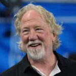 Ator Timothy Busfield.