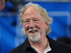 Ator de West Wing acusado de abuso sexual infantil no set Ator Timothy Busfield.