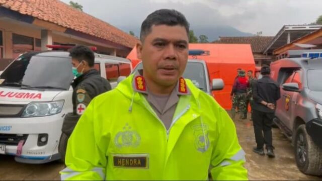 Atualização sobre as vítimas do desastre do deslizamento de terra em Cisarua, DVI Post recebe 25 sacos para cadáveres
