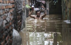 Atualização sobre enchentes em Jacarta: 132 RT e 22 estradas submersas Atualização sobre enchentes em Jacarta: 132 RT e 22 estradas submersas
