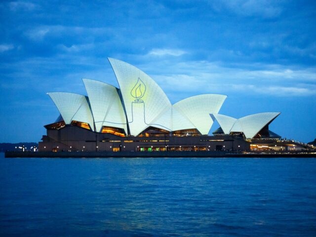 Austrália celebra dia de luto pelas vítimas do tiroteio em Austrália celebra dia de luto pelas vítimas do tiroteio em massa em Bondi Beach