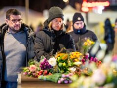 Autoridades correm para identificar vítimas, em sua maioria jovens, de incêndio mortal em bar nos Alpes Suíços Autoridades correm para identificar vítimas, em sua maioria jovens, de incêndio mortal em bar nos Alpes Suíços