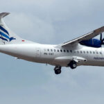 Shutterstock / rachmatdp Um avião de transporte aéreo da Indonésia