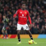 O técnico do Manchester United, Ruben Amorim, fala durante entrevista coletiva no complexo de treinamento Carrington em 2025, em Manchester, Inglaterra.