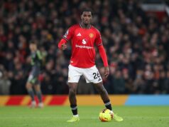 Esqueça o zagueiro, Ayden Heaven deveria ter desempenhado outro papel pela primeira vez no Man Utd x Leeds O técnico do Manchester United, Ruben Amorim, fala durante entrevista coletiva no complexo de treinamento Carrington em 2025, em Manchester, Inglaterra.