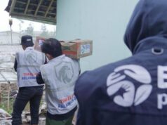 BRI Peduli distribui ajuda aos moradores afetados pelo desastre do deslizamento de terra em Cisarua, Bandung Regency BRI Peduli distribui ajuda aos moradores afetados pelo desastre do deslizamento de terra em Cisarua, Bandung Regency