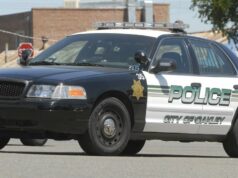 Bairro de Oakley bloqueado enquanto a polícia procura por possível suspeito de tiroteio Bairro de Oakley bloqueado enquanto a polícia procura por possível suspeito de tiroteio