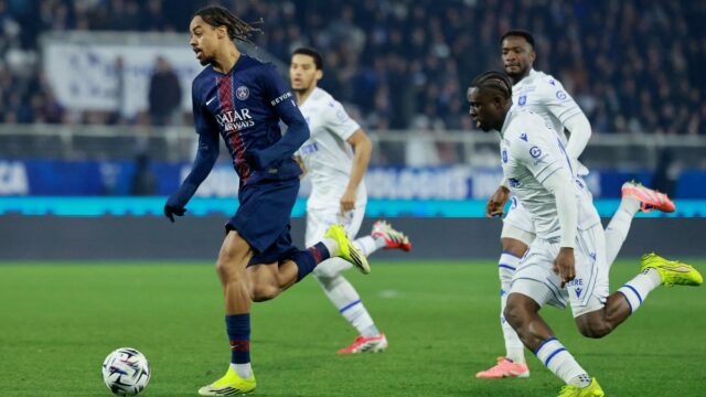 Barcola marca a vitória e o PSG vence o Auxerre e volta ao topo da Ligue 1
