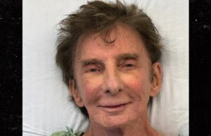 Barry Manilow compartilha atualização após diagnóstico de câncer de pulmão Barry Manilow principal x