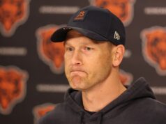 Bears sofrem lesão no final da temporada para titular na vitória nos playoffs contra Packers Bears sofrem lesão no final da temporada para titular na vitória nos playoffs contra Packers