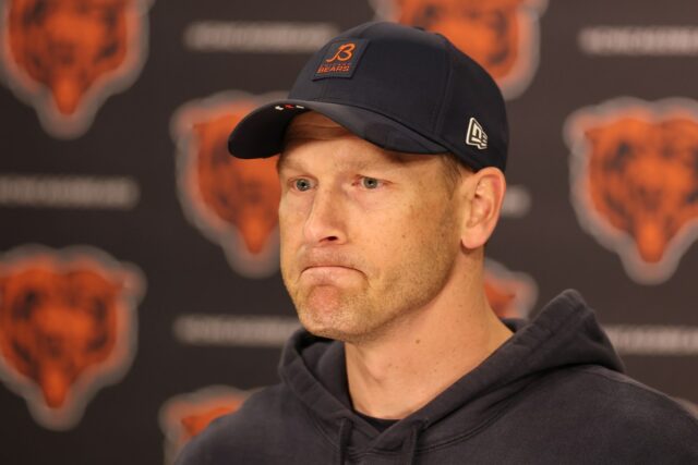 Bears sofrem lesão no final da temporada para titular na vitória nos playoffs contra Packers
