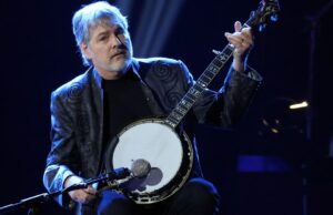 Béla Fleck se retira dos shows do Kennedy Center após mudança de nome de Trump: ‘Atuar lá se tornou carregado e político’ Béla Fleck se retira dos shows do Kennedy Center após mudança de nome de Trump: 'Atuar lá se tornou carregado e político'