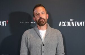 Ben Affleck tem reação sincera depois que filho pede dinheiro para apostas esportivas GettyImages-2210644007 Ben Affleck revela que o filho Samuel pediu dinheiro para apostas esportivas