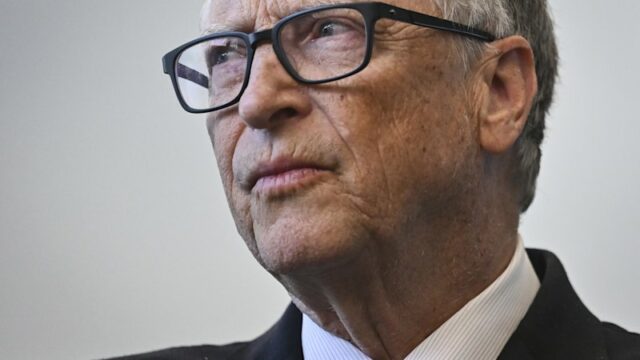 Bill Gates contraiu DST de meninas russas, afirmou Epstein O porta-voz de Bill Gates negou a afirmação como “absolutamente absurda e completamente falsa”.