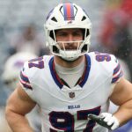 GettyImages-2256820427 Josh Allen começa a chorar após derrota nos playoffs