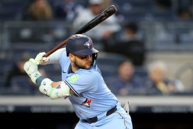 Bo Bichette prevê deixar Blue Jays pela NL Dynasty após Toronto Blue Jays infielder Bo Bichette