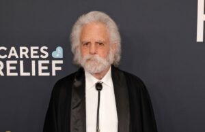 Bob Weir morto aos 78 anos: fundador do Grateful Dead diagnosticado com câncer em julho O cofundador e baixista do Grateful Dead, Phil Lesh Dead, aos 84 anos