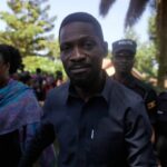 Bobi Wine, de Uganda, levado para local desconhecido em helicóptero do exército, diz partido
