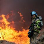 Bombeiros sul-coreanos enfrentam grande incêndio na última das 'favelas' de Seul