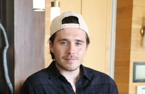 Brooklyn Beckham alertou os pais David e Victoria para contatá-lo apenas por meio de seus advogados no auge da briga familiar As relações entre os Beckhams romperam tão completamente no verão passado que, a certa altura, o filho mais velho, Brooklyn, pediu a seus pais que o contatassem apenas por meio de seus advogados.