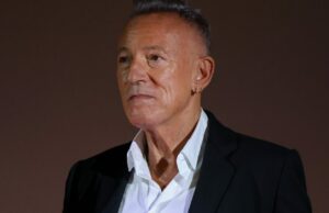 Bruce Springsteen dedica ‘terra prometida’ a Renee Good, critica ‘táticas da Gestapo’ que levam cidadãos a serem ‘assassinados’: ‘O ICE deveria tirar o F- de Minneapolis’ Bruce Springsteen dedica 'terra prometida' a Renee Good, critica 'táticas da Gestapo' que levam cidadãos a serem 'assassinados': 'O ICE deveria tirar o F- de Minneapolis'