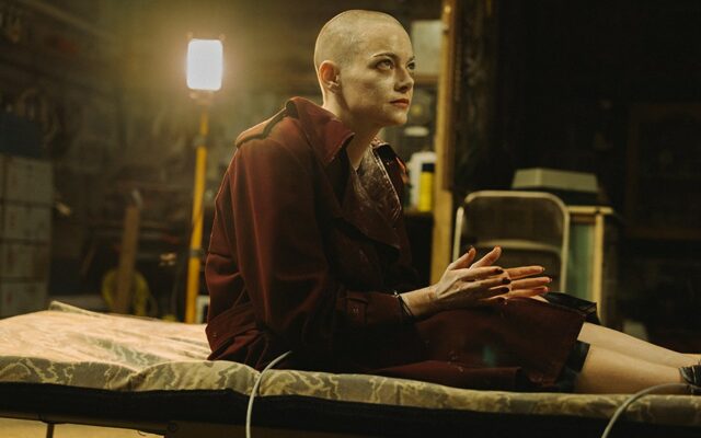 Bruxas, vampiros e alienígenas: como filmes de gênero como 'pecadores' e 'armas' influenciam a corrida ao Oscar
