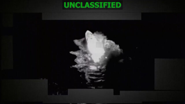 Busca por sobreviventes após ataque militar dos EUA a suposto comboio de drogas
