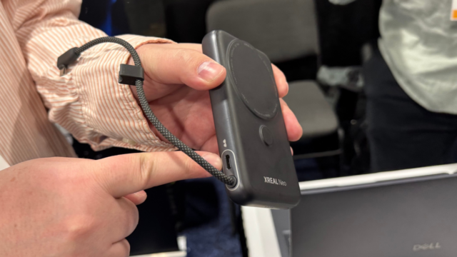 XREAL NEO de frente e de trás