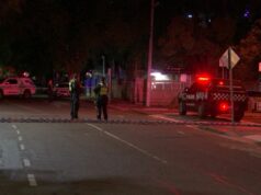 Caçada em andamento após homem morto em tiroteio no interior do norte de Melbourne Ao chegar, um homem foi localizado com ferimentos graves.