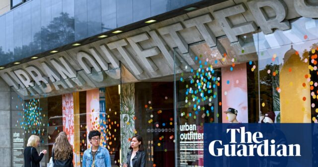 Cafés Urban Outfitters, Dreams e Royal Parks criticados pelo uso Cafés Urban Outfitters, Dreams e Royal Parks criticados pelo uso de aplicativo gig economy