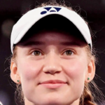 'Calma' Rybakina derruba Swiatek, número 2 do mundo, em choque nas quartas de final