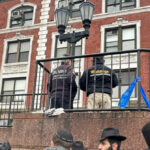 Carro bate repetidamente na sede mundial da Chabad no Brooklyn