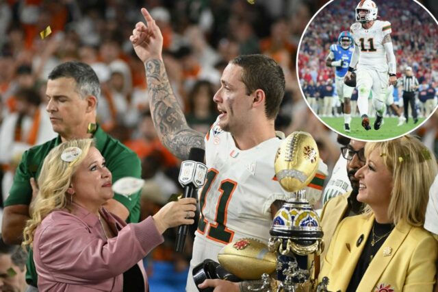 Carson Beck, número 11 do Miami Hurricanes, marca um touchdown contra o Ole Miss Rebels durante a semifinal do College Football Playoff de 2025.