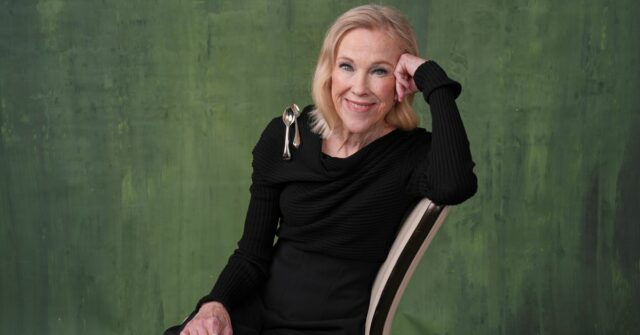 Catherine O'Hara, estrela de Home Alone e Schitt's Creek, morre aos 71 anos
