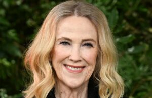 Catherine O’Hara morta aos 71 anos Catherine O'hara sozinha em casa Sub Everett