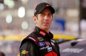 Chamada para o 911 recém-lançada revela mais detalhes sobre o assalto à casa de Greg Biffle Greg Biffles, falecido motorista da NASCAR, foi roubado semanas após sua morte