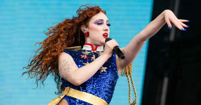 Chappell Roan diz que sua música indicada ao Grammy, 'The Subway', foi inspirada por alguém por quem ela estava 'apaixonada'
